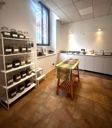 Laboratorio opificio erboristico ad Abbiategrasso